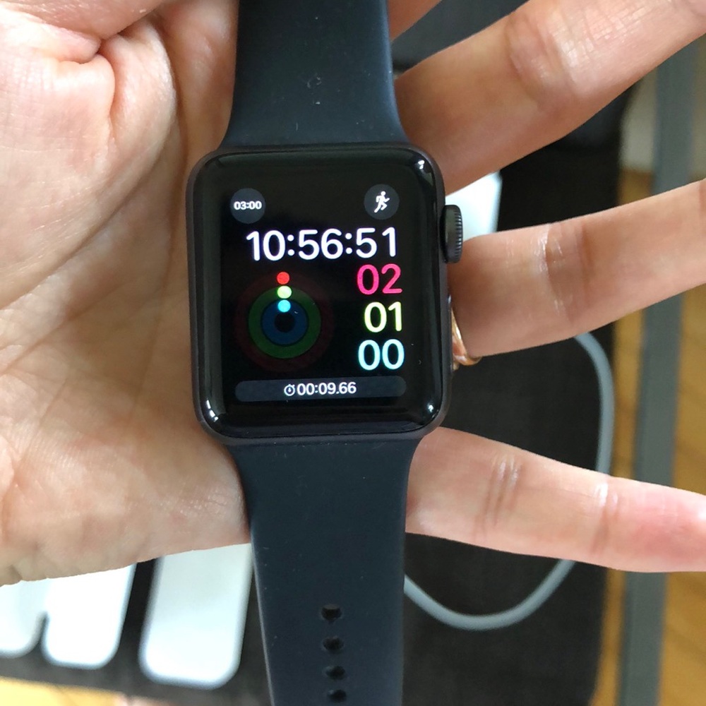 Apple Watch - Picture 4 of 4